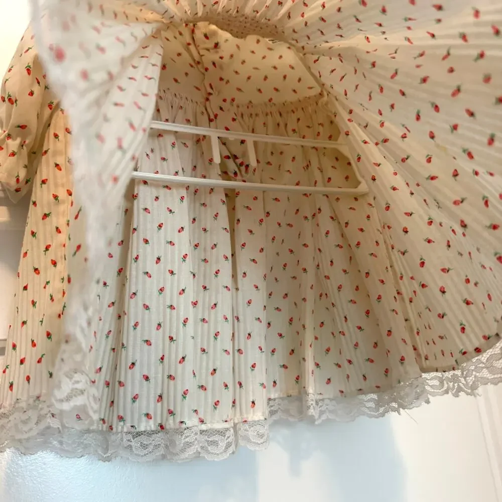 Vintage Winnie the Pooh Smocked Dress Strawberry White Small